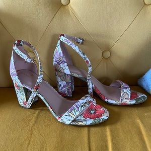 Bandolino Women's Armory Heeled Sandal - Floral Print
